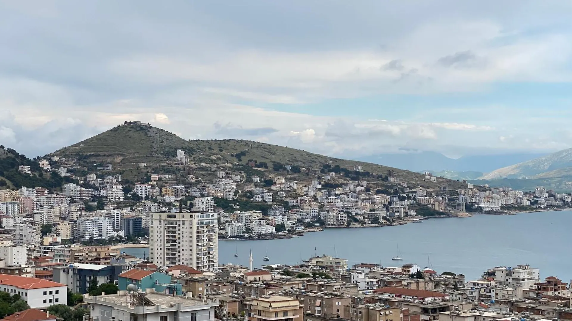 Saranda Sea View Apartment